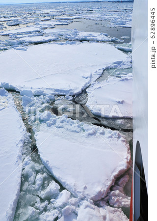 流氷　オホーツク海　観光砕氷船 62896445