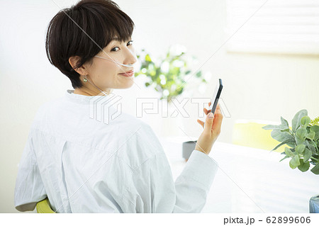 女性 水素 水素ガス吸入 吸入チューブ スマホ スマートフォン 女性 水素 水素ガス吸入 吸入チューブ スマホ スマートフォン 62899606