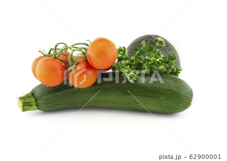 Courgette or zucchini, cherry tomato and parsley 62900001