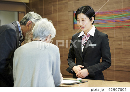 ホテル ホテルマン 女性の写真素材