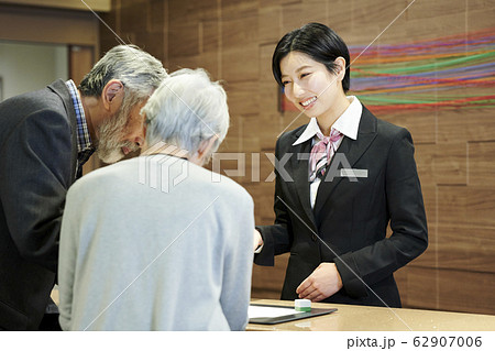 ホテル ホテルマン 女性の写真素材