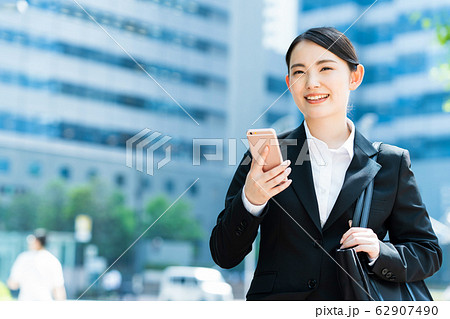 女性 ビジネス ビジネスウーマン 就職活動 新入社員 若い女性 若い 女性 ビジネス ビジネスウーマン 就職活動 新入社員 若い女性 若い 62907490