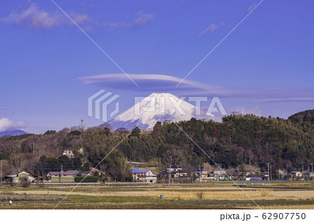 (静岡県)伊豆・丹那盆地から望む富士山 (静岡県)伊豆・丹那盆地から望む富士山 62907750