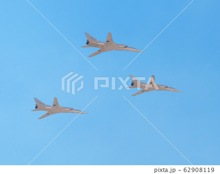 ツポレフ　Tu-22M3　バックファイアＣ　編隊飛行 62908119