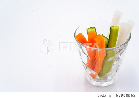 野菜スティック 白背景 野菜スティック 白背景 62908965
