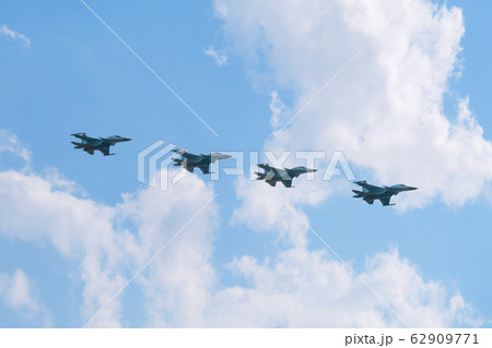 スホーイ Su-34 フルバック 四機編隊 スホーイ Su-34 フルバック 四機編隊 62909771