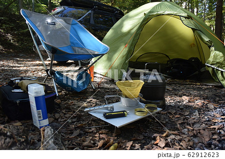 ソロキャンプ　風景 62912623