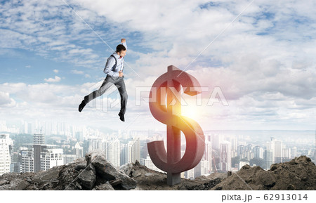 Global business and money concepts. Falling dollar currency. 62913014