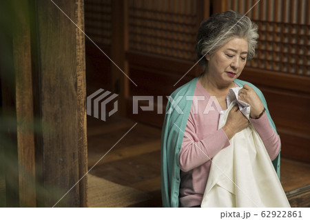 Multi Generation Family. family, happiness, generation and people concept 041 62922861