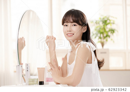 ビューティー 女性 女 62923342