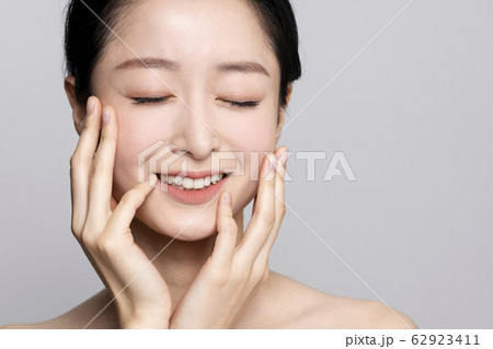 ビューティー 女性 女 62923411