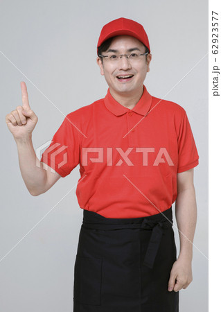 Portrait of young woman and man, part timer and owner 192 62923577