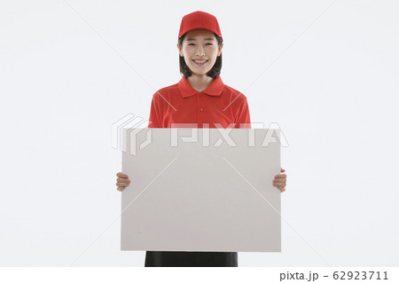 Portrait of young woman and man, part timer and owner 118 62923711