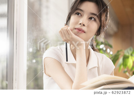 女性 女 女の子 62923872