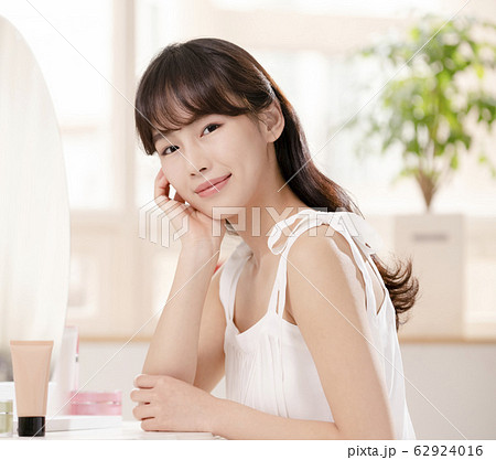 ビューティー 女性 女 62924016
