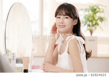 ビューティー 女性 女 62924025