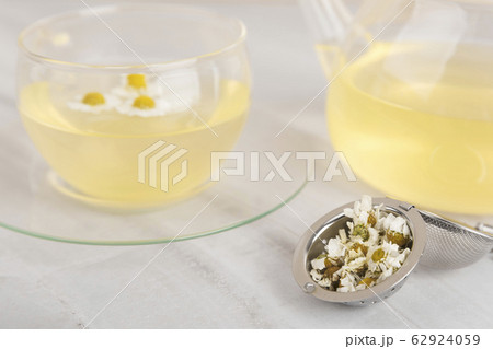 the Memorial Day concept, white chrysanthemum flower 146 the Memorial Day concept, white chrysanthemum flower 146 62924059