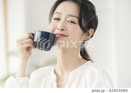女性 女 女の子 62924060