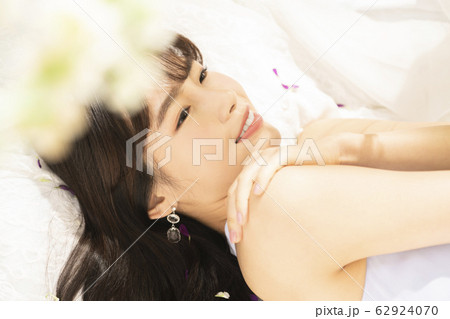 女性 女 女の子 62924070