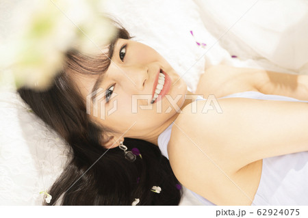 女性 女 女の子 62924075