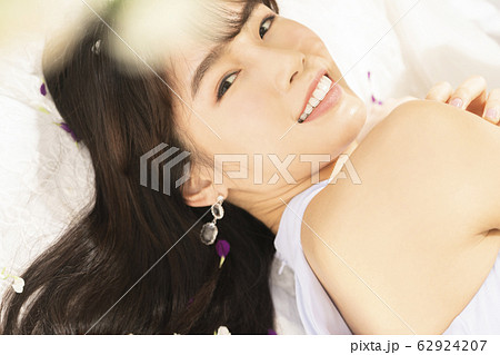 女性 女 女の子 62924207