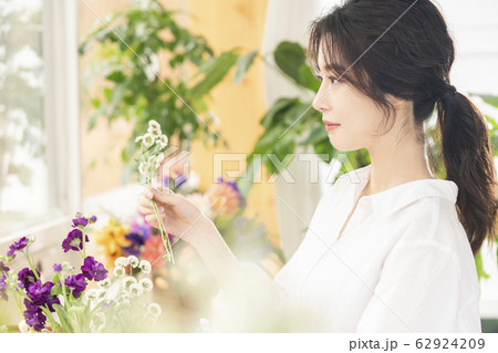 女性 女 女の子 62924209