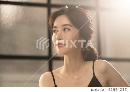 女性 女 女の子 62924237