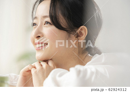 ビューティー 女性 女 62924312