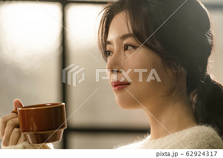女性 女 女の子 62924317