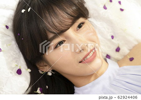 女性 女 女の子 62924406