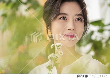 女性 女 女の子 62924457