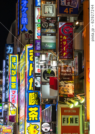 東京都 新宿歌舞伎町 ネオン街の写真素材