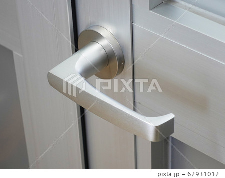 ドアノブ(レバー式アルミドア/鍵なし) 62931012