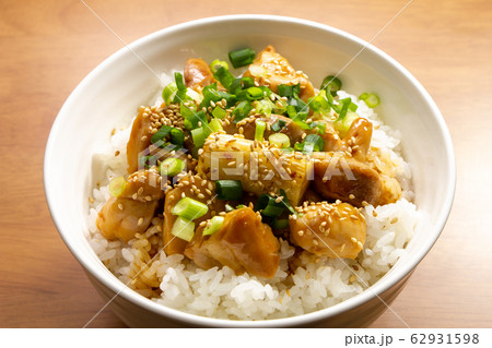 焼鳥丼。 62931598