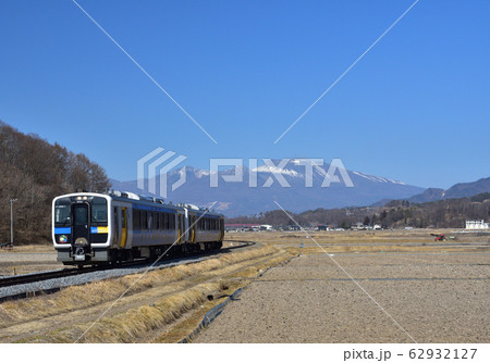 浅間山と高原鉄道　【小海線】 62932127