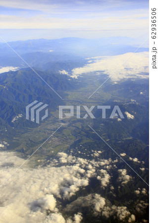 上空より望む：伊那盆地（駒ヶ根市） 62936506