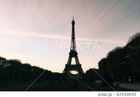 Eiffel Tower at twilight Eiffel Tower at twilight 62939035