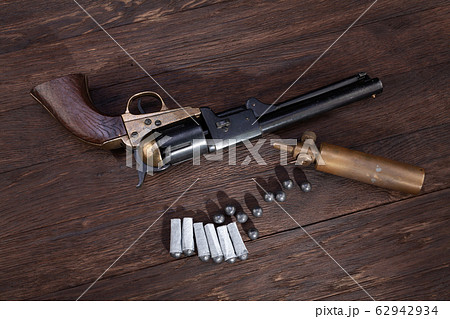 Firearms of the Old West - Percussion Army 62942934