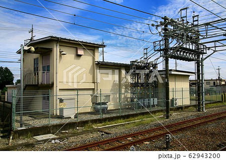 鉄道の変電所と架線 62943200