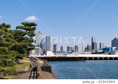 東京都 浜離宮恩賜庭園 近景のビル群 東京都 浜離宮恩賜庭園 近景のビル群 62943964