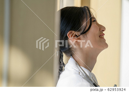 女性 女 女の子 62953924