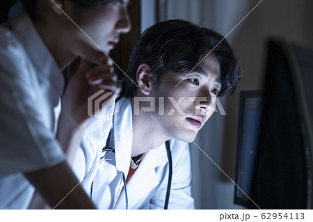 医療 医師 ポートレート 62954113