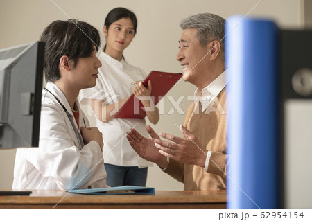 医療 男女 医師 62954154