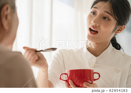 医療 男女 ポートレート 62954163