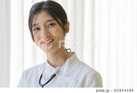 医療 女性 女 62954194