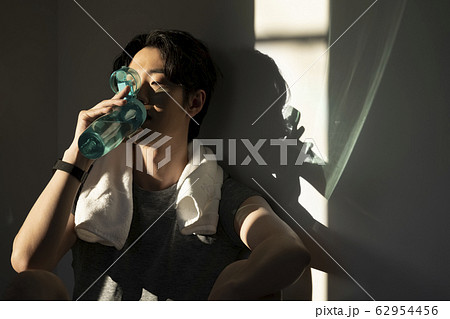 男 男性 男の子 62954456