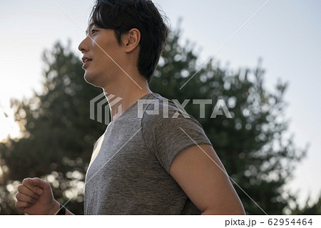 男 男性 男の子 62954464