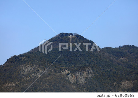 琴弾公園から見上げる高屋神社の天空の鳥居 琴弾公園から見上げる高屋神社の天空の鳥居 62960968