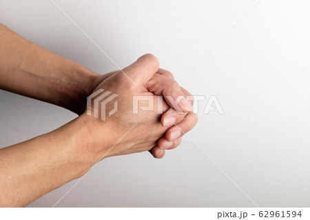 手 手の甲 爪 62961594