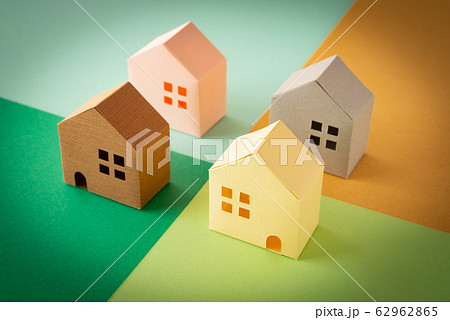 隣家との境界 境界線 土地 不動産 境目 隣家との境界 境界線 土地 不動産 境目 62962865